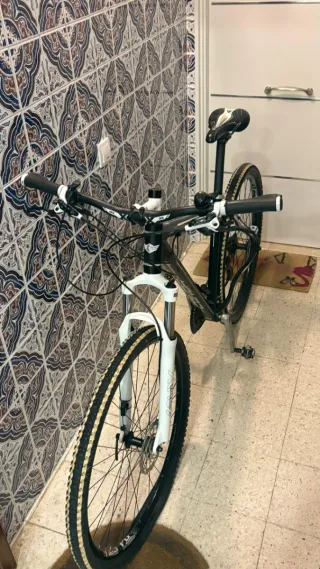 Bicicleta de montaña 7200
