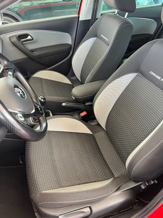 Volkswagen Cross Polo 2015