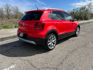 Volkswagen Cross Polo 2015