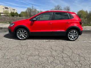 Volkswagen Cross Polo 2015
