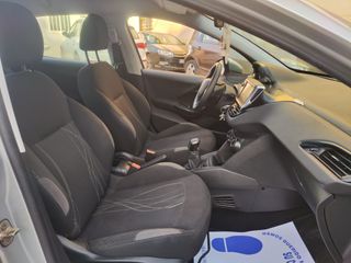 Peugeot 208 2013