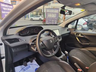 Peugeot 208 2013