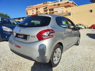 Peugeot 208 2013