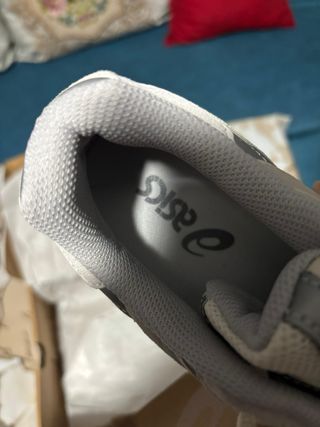 Zapatillas Asics grises