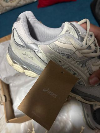 Zapatillas Asics grises