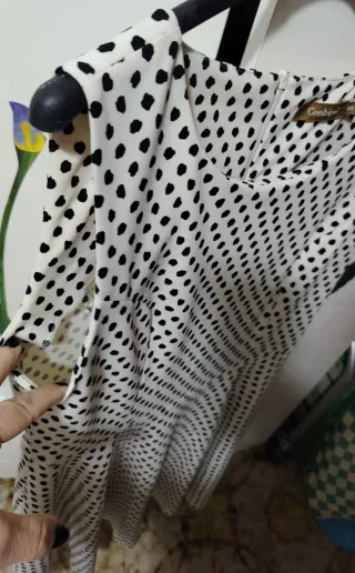 Abito Conbipel pois bianco e nero.