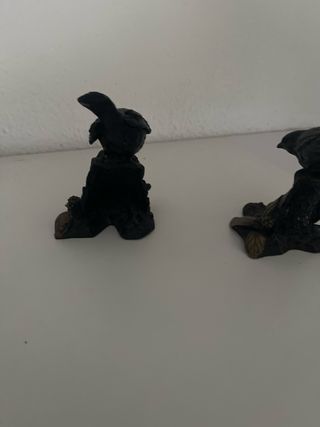 Figuras de pájaros de metal