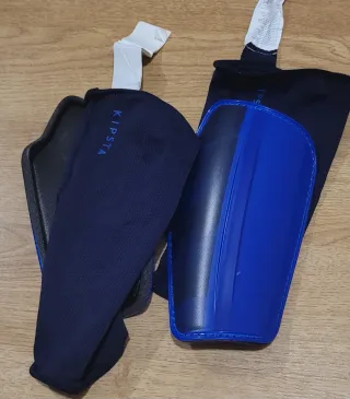 Canilleras Kipsta Azul nuevas
