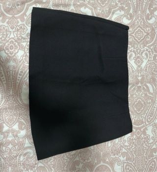 Falda corta negra Mango