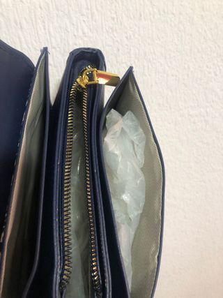 Bolso de hombro con cadena dorada