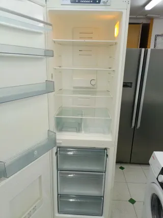 Nevera marca Balay 200/60cm con garantia transport