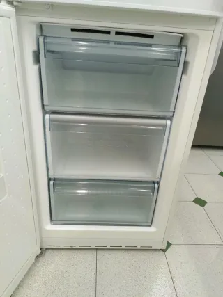 Nevera marca Balay 200/60cm con garantia transport