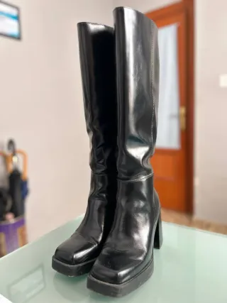 Botas altas Stradivarius negras