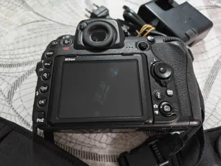 Nikon D500 + Batería + Cargador