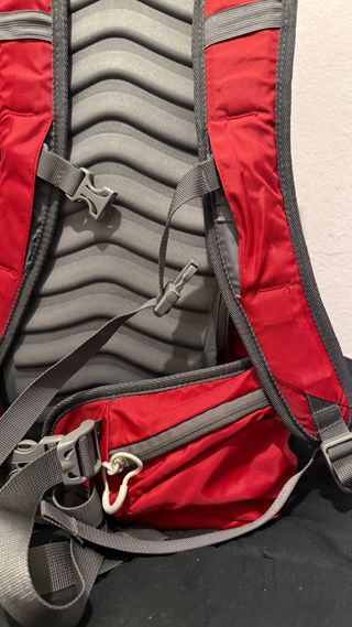 Mochila de montaña 30 litros.