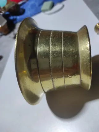 Mortero y mazo de bronce antiguo