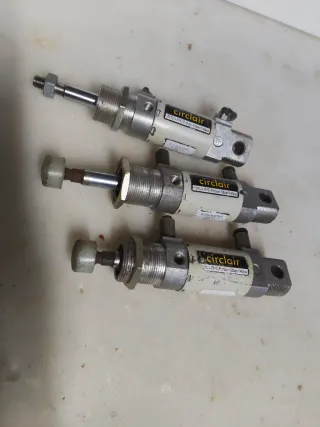 12 Cilindros/Pistones  Neumáticos Aire Comprimido