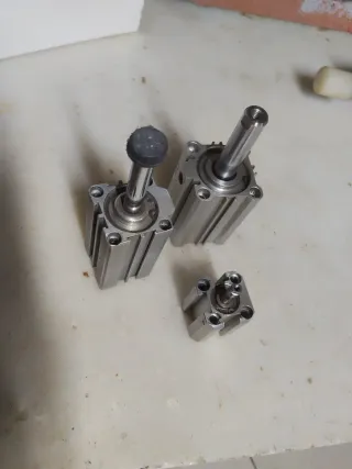 12 Cilindros/Pistones  Neumáticos Aire Comprimido