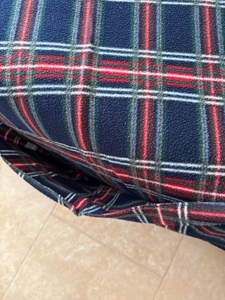 Manta a cuadros con bolsillo especial para pies