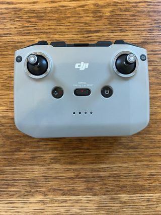 Drone DJI Mini 4K con control