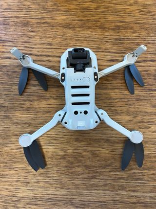 Drone DJI Mini 4K con control