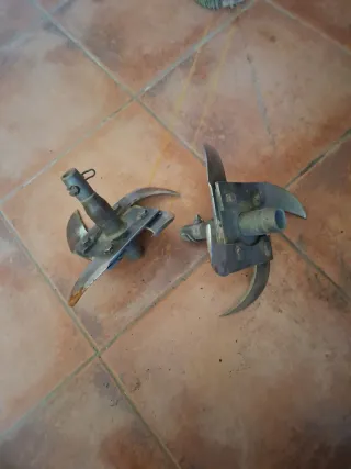 Arados mula mecánica