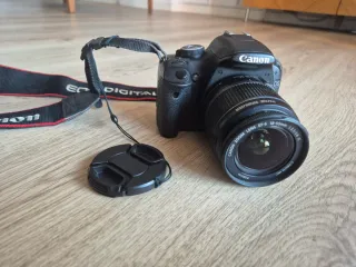 Cámara Canon EOS 500D + objetivo 18-55mm IS