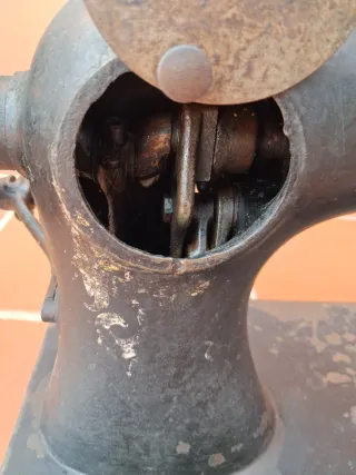 Máquina de coser Singer antigua