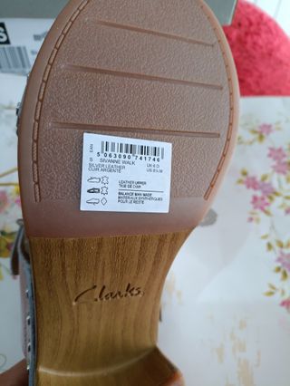 Sandalias de piel de tacón plateadas nuevas #39.5