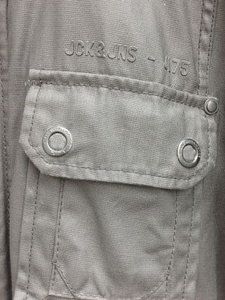 Chaquetón negro Jack and Jones. Como nuevo