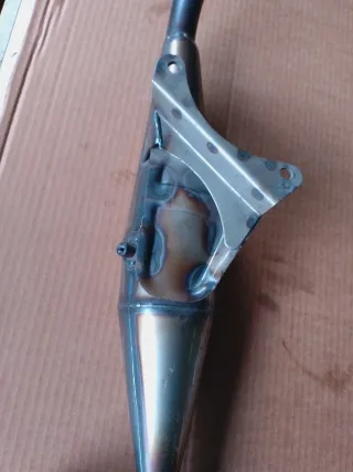 Escape para Scooter Aprilia Yamaha Suzuki 50cc