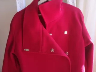 Casaco Vermelho Elegante