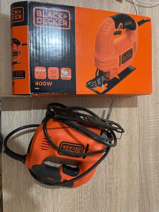 Sierra de calar Black+Decker 400W