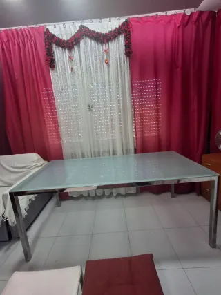 Mesa de comedor cristal y metal