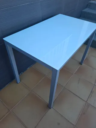 Mesa de cocina cristal. Corte Inglés.