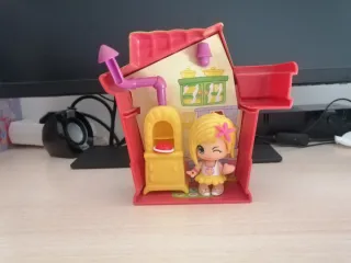 Mini casa Pinypon con muñeca