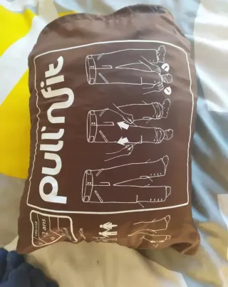 Pantalón de esquí sin estrenar, con etiqueta.