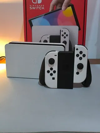 Nintendo Switch OLED con FUNDA y protector y CAJA