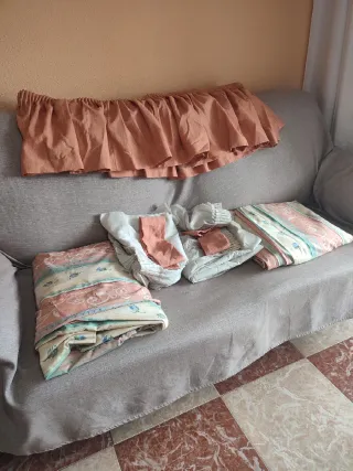 Cortinas beige y naranja