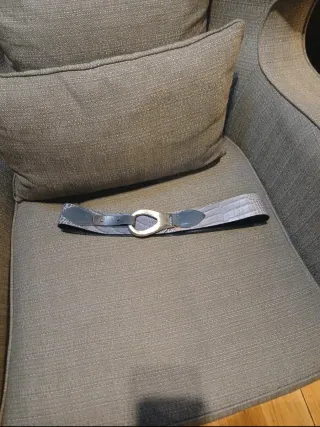 Cinto Charles Pele Azul e prateado 85cm