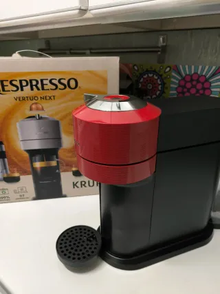 Cafetera Nespresso Vertuo Next Krups Roja