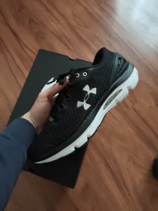UA Charged Gemini Under Armour Negro/Plata