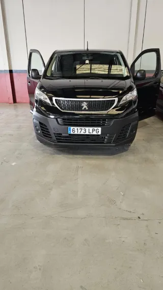 Peugeot Expert 2021