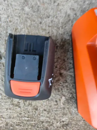 Taladro atornillador percutor Fein 14,4 V con carg