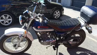 Suzuki Van Van 125 Azul/Blanco