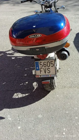 Suzuki Van Van 125 Azul/Blanco