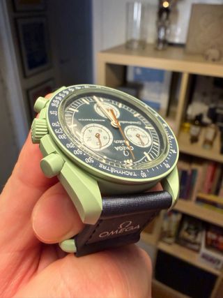 Swatch Moonswatch Earth con correa extra