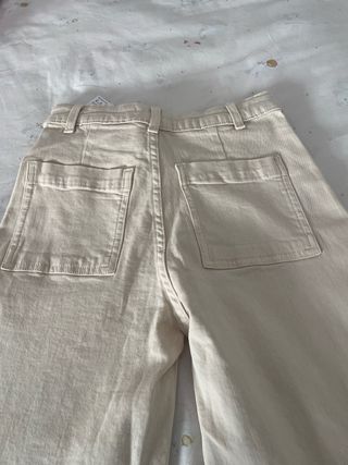 Vaqueros Mango niña beige talla 11