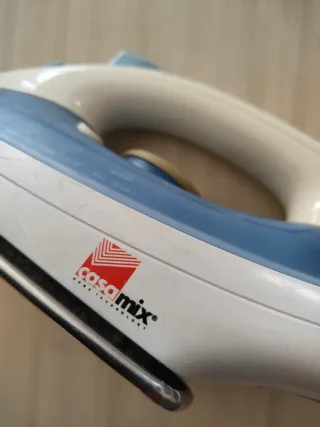 Ferro da stiro funzionante cavo bruciato