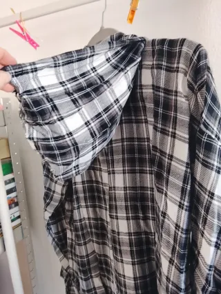 Camisa de cuadros con capucha Talla M